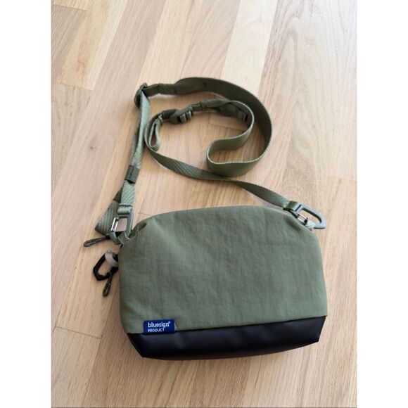 THULE Paramount 2L Crossbody Bag Green - Picture 6 of 11